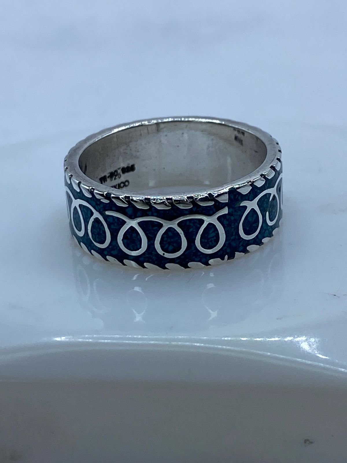 Anillo Banda Azul Trenzada en Plata .925 con Turquesa Natural, sello de autenticidad Plata Ley .925
