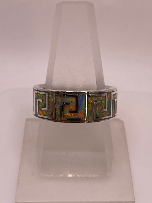 Anillo Banda Greca con Ópalo de Fuego Multicolor en Plata .950 — ángulo diagonal