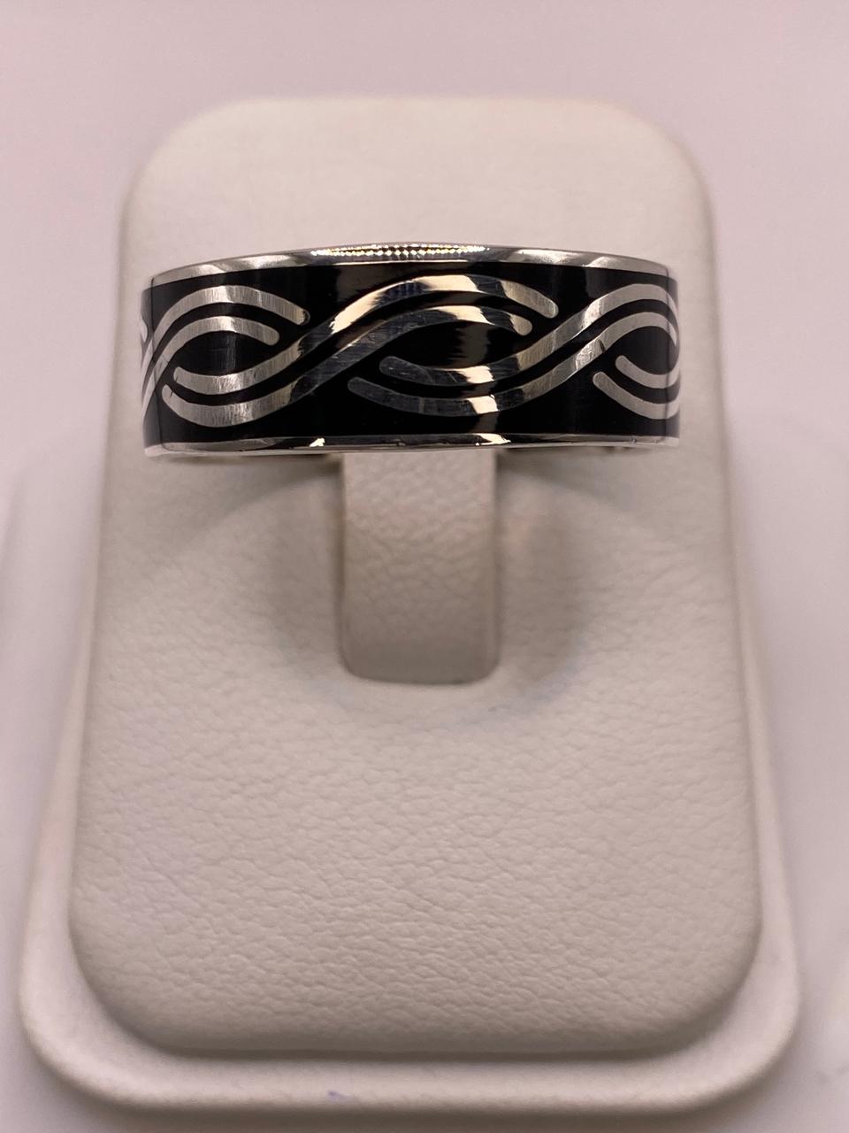 Anillo Banda de Ondas en Plata .925 – Diseño Contemporáneo — vista lateral
