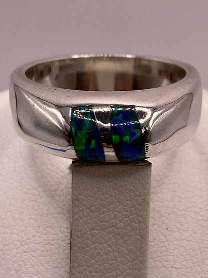 Anillo Banda en Plata Ley 925 con Ópalo de Fuego Azul-verde, vista de detalle