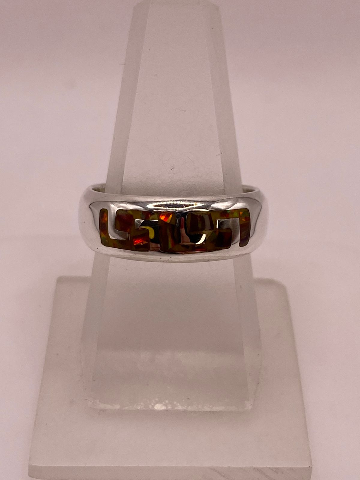 Anillo de Banda en Plata Ley 950 con Ópalo de Fuego, vista frontal