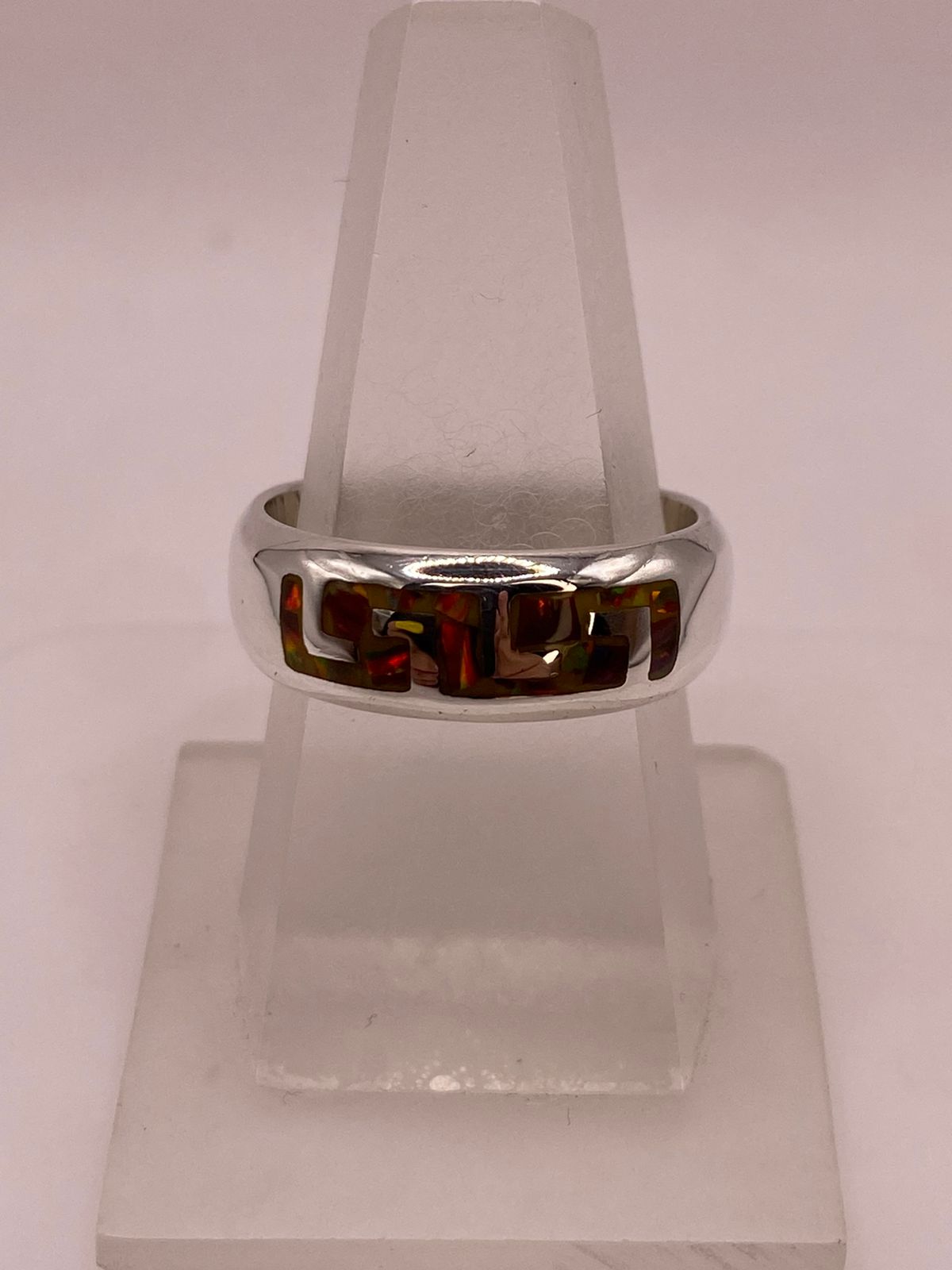 Anillo de Banda en Plata Ley 950 con Ópalo de Fuego — ángulo diagonal