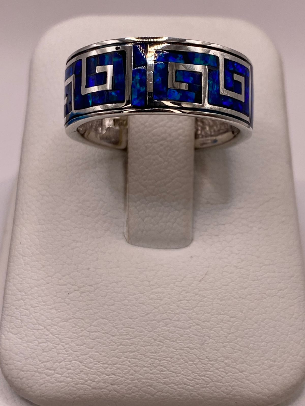 Anillo Banda Plata Ley 950 con Ópalo de Fuego Azul‑verde Diseño Geométrico, vista superior