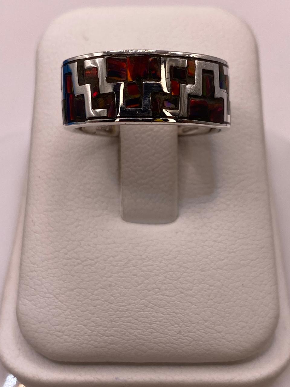 Anillo Banda en Plata Ley 950 con Ópalo de Fuego en Diseño Geométrico — ángulo diagonal