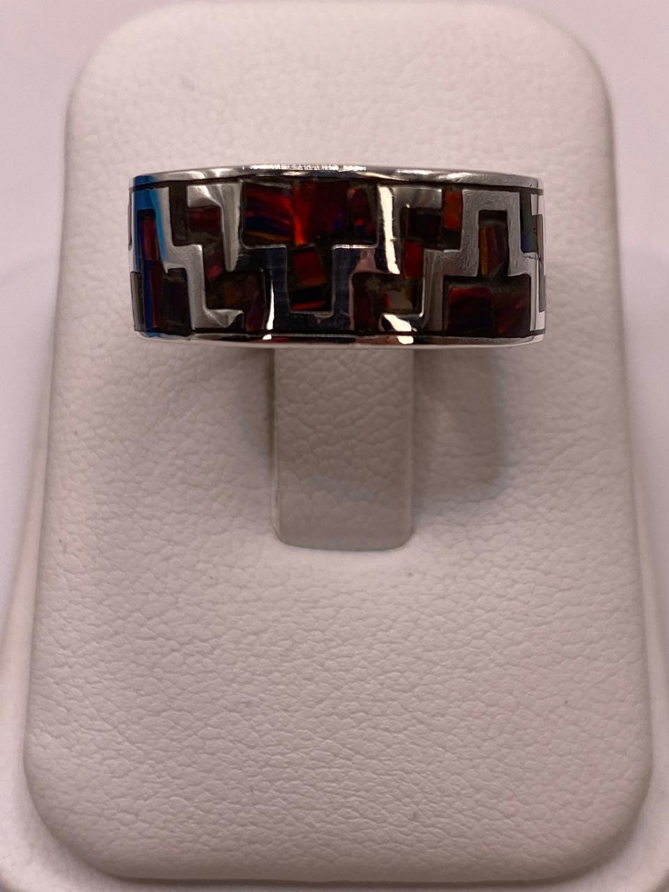 Anillo Banda en Plata Ley 950 con Ópalo de Fuego en Diseño Geométrico, vista frontal
