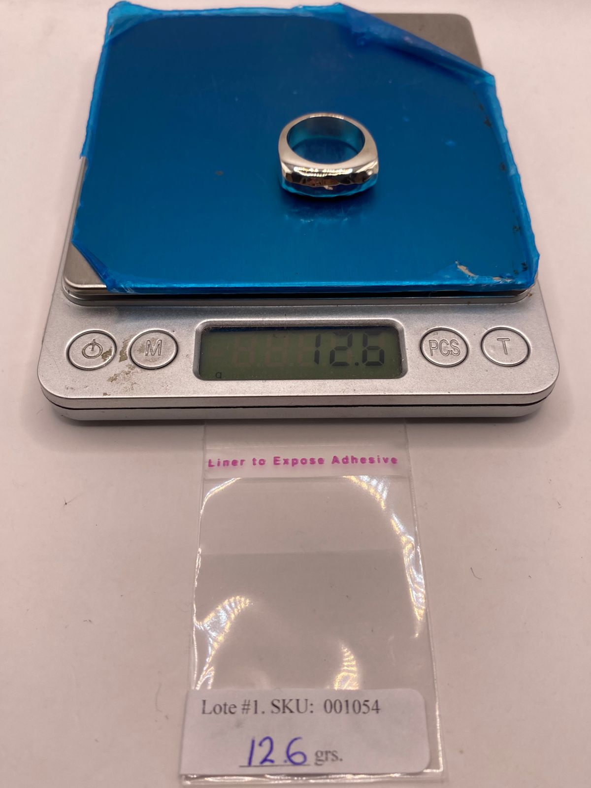 Anillo Banda Rectangular Martillada en Plata .925, peso en gramos (báscula)