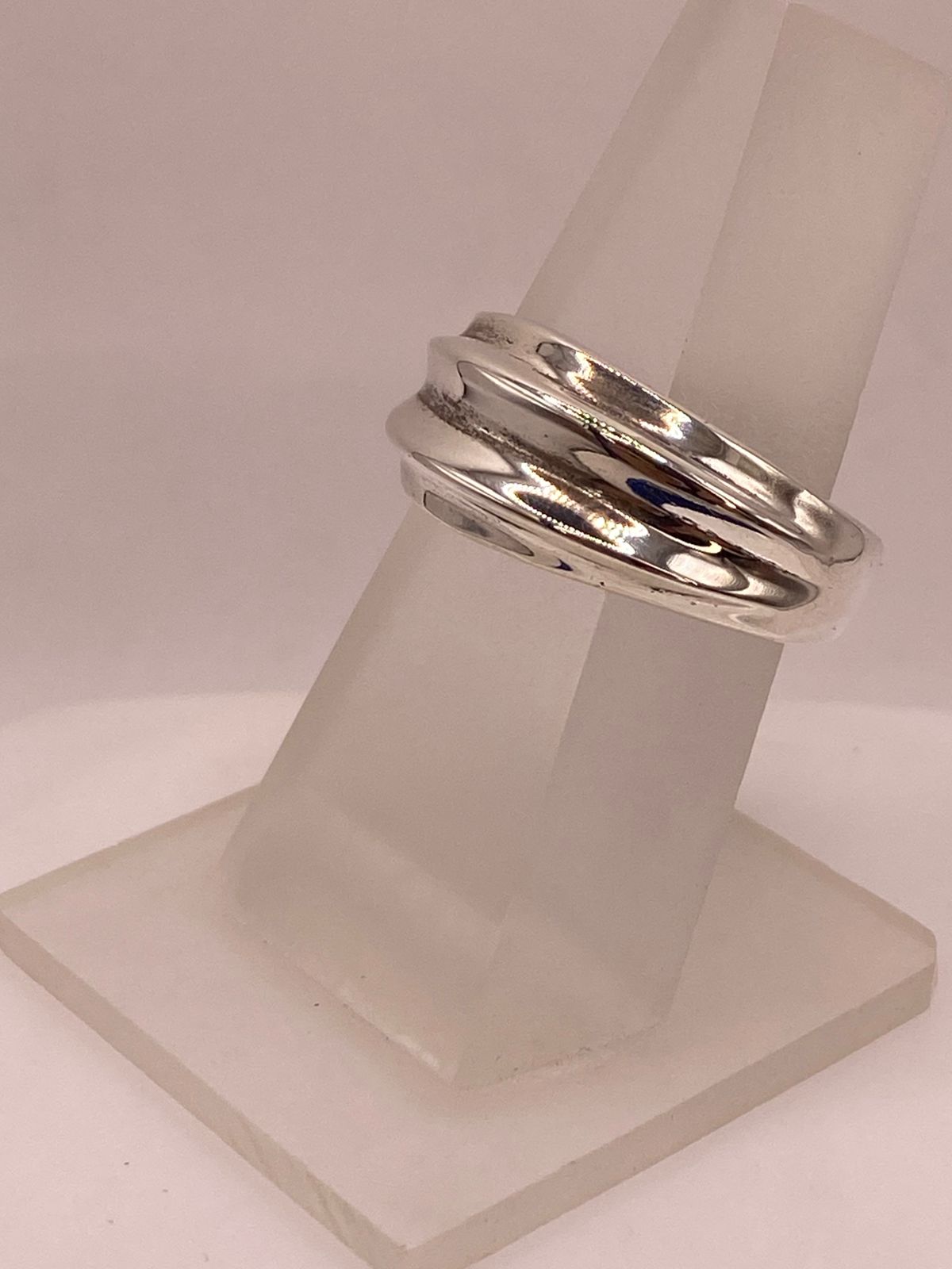 Anillo Banda Texturizada en Plata .925, vista frontal