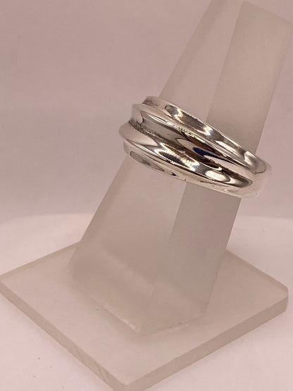 Anillo Banda Texturizada en Plata .925, vista frontal