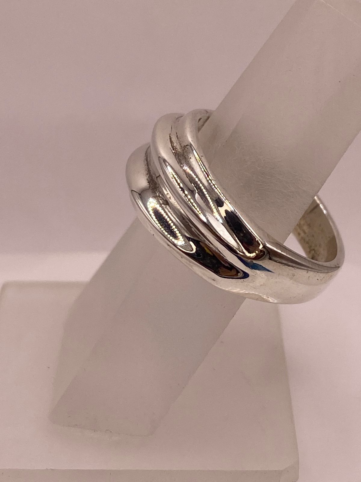 Anillo Banda Texturizada en Plata .925, vista lateral