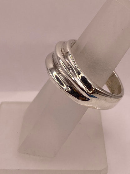 Anillo Banda Texturizada en Plata .925, vista lateral
