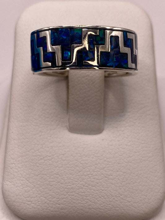 Anillo Banda con Incrustación Geométrica de Ópalo de Fuego Azul‑verde Plata Ley 950 en báscula mostrando peso