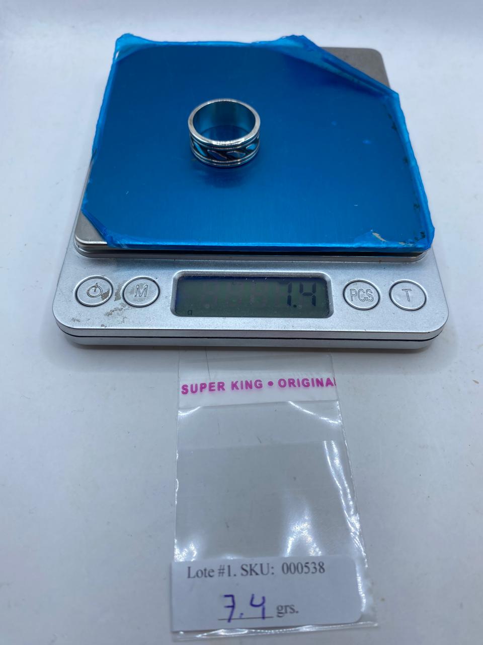 Anillo Banda Texturizada en Plata .925 Diseño Moderno con Contraste, peso en gramos (báscula)