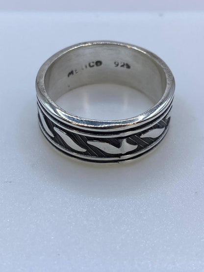 Anillo Banda Texturizada en Plata .925 Diseño Moderno con Contraste, sello de autenticidad Plata Ley .925