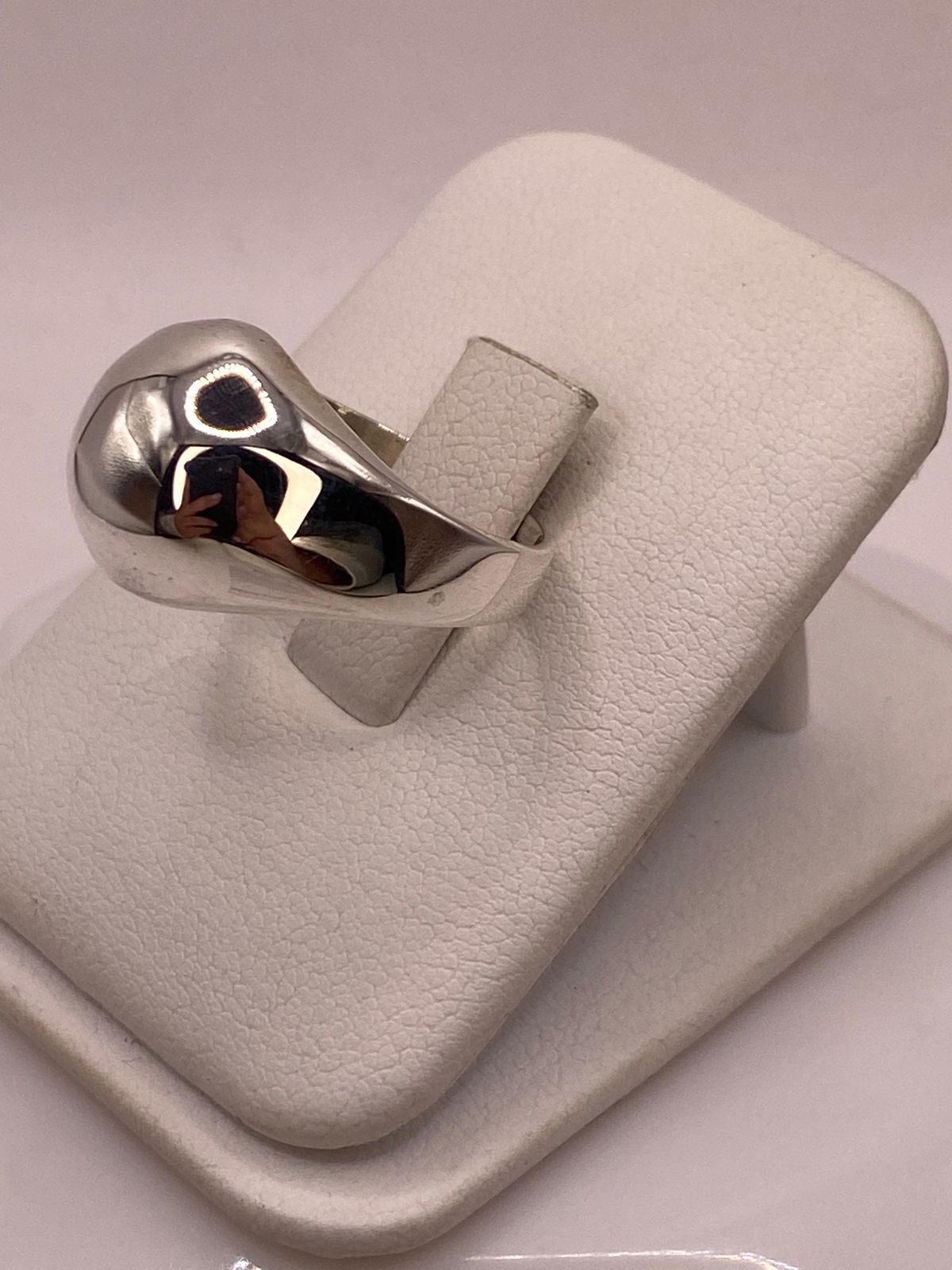 Anillo Bombeado Liso en Plata .925, vista frontal