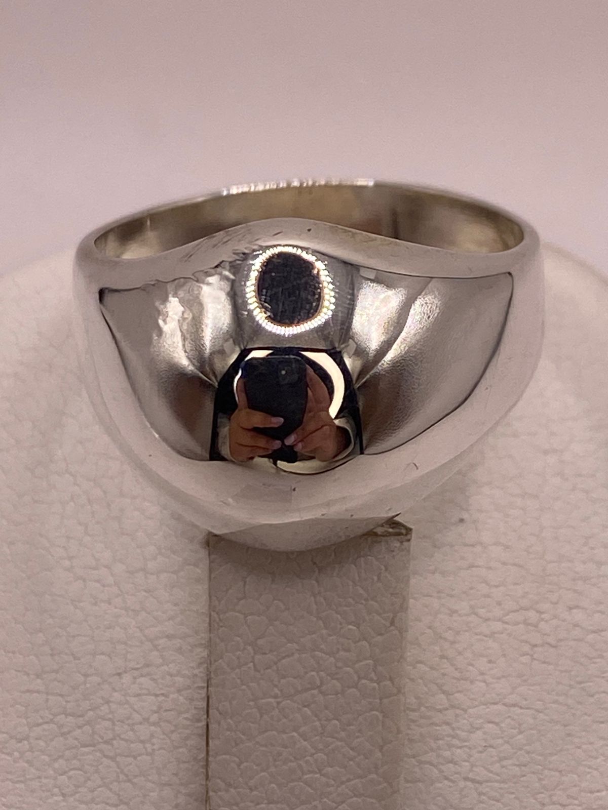Anillo Bombeado Liso en Plata .925, vista de detalle