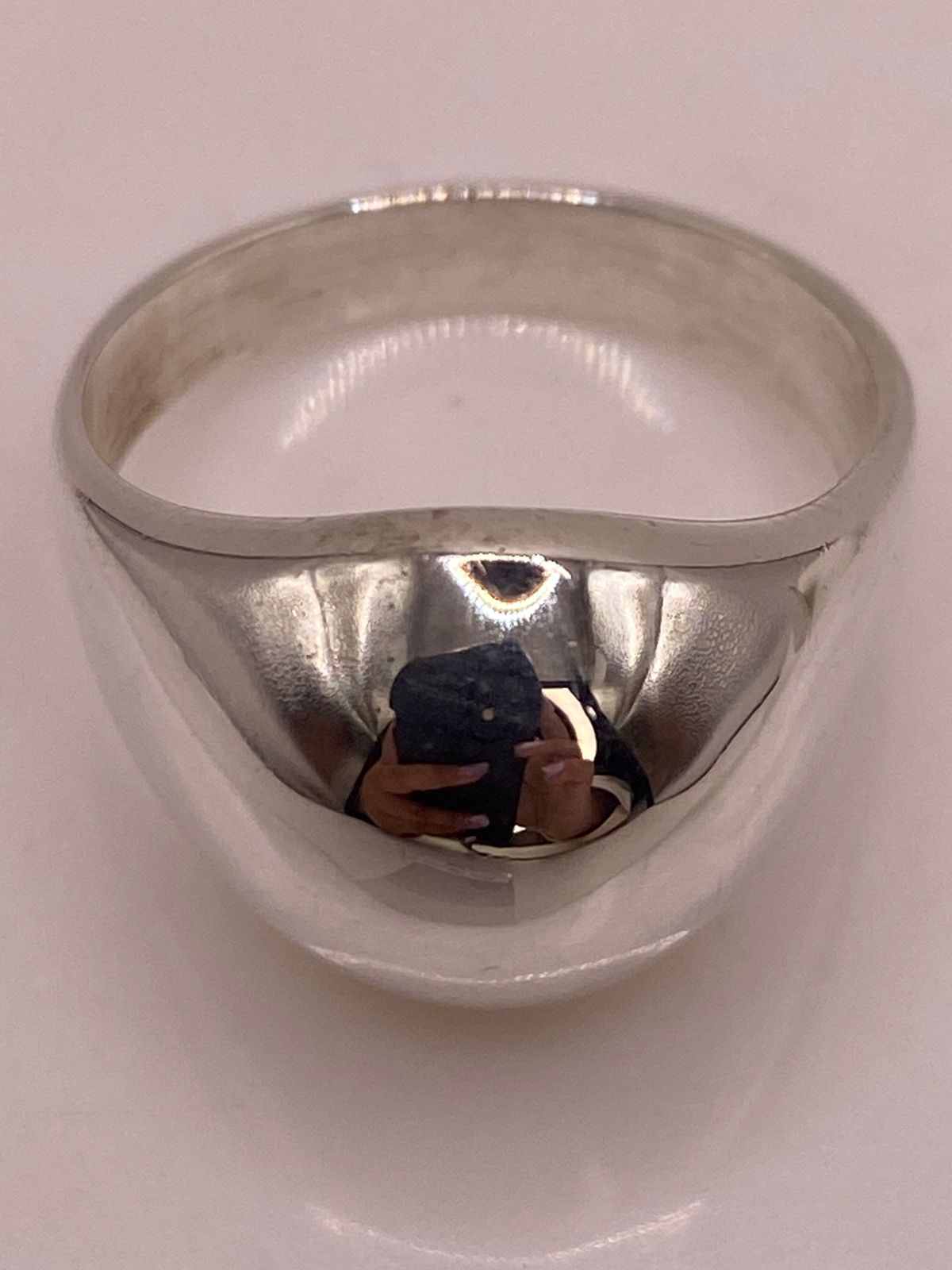Anillo Bombeado Liso en Plata .925, vista superior