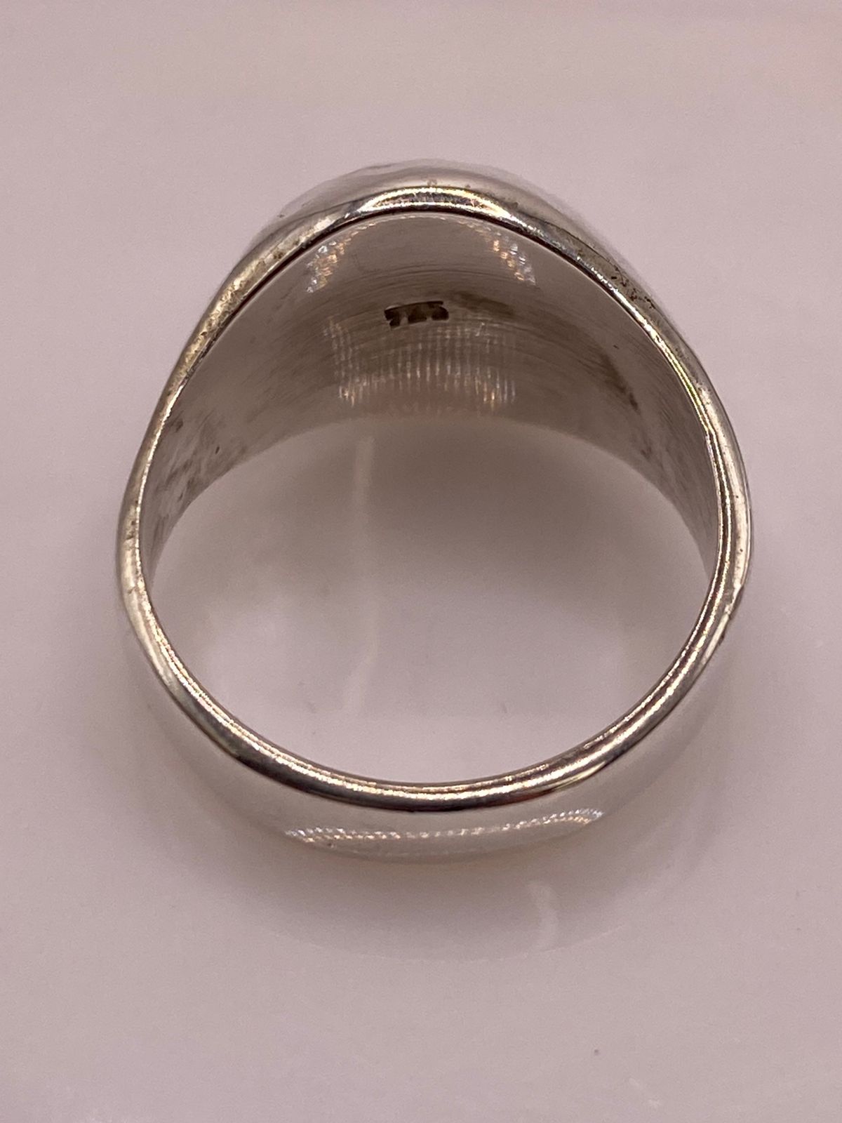 Anillo Bombeado Martillado de Plata Ley .925, sello de autenticidad Plata Ley .925