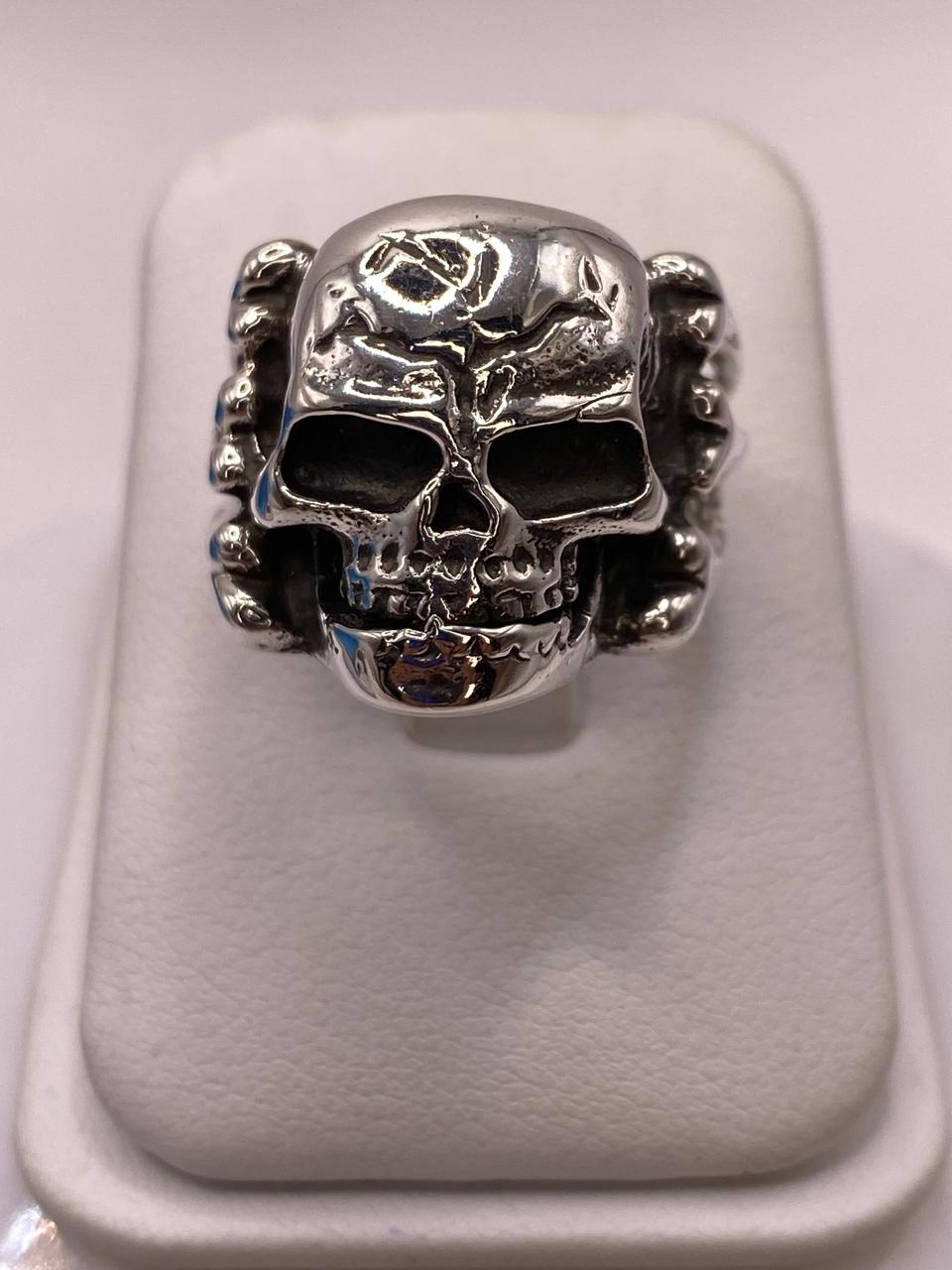 Anillo de Calavera con Huesos Laterales en Plata .925, sello de autenticidad Plata Ley .925