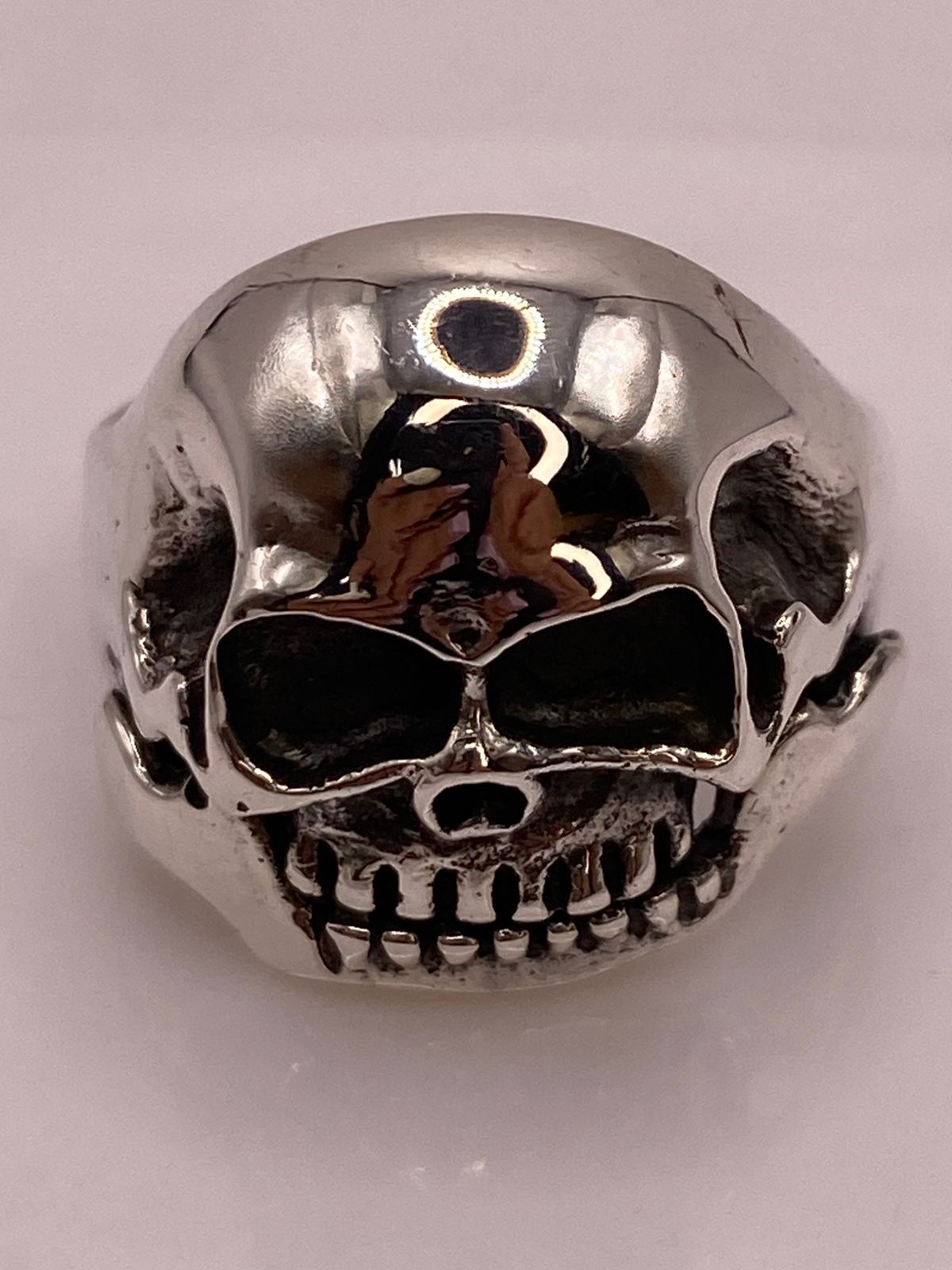 Anillo Calavera de Plata Ley .925, vista de detalle