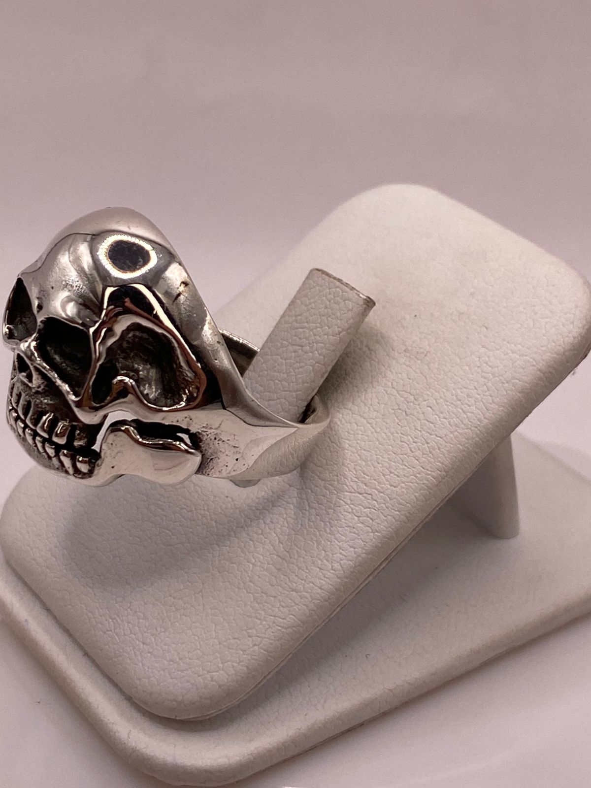 Anillo Calavera de Plata Ley .925, vista frontal