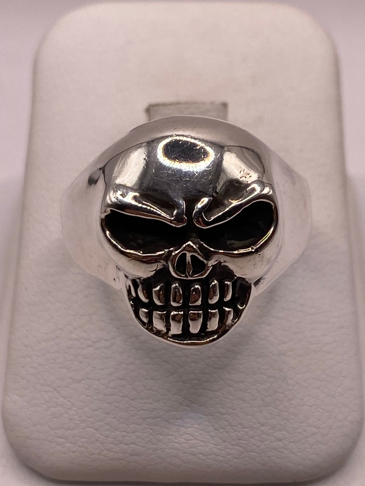Anillo Calavera de Plata Ley .925, vista posterior