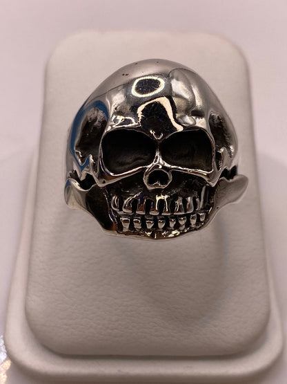 Anillo de Calavera en Plata .925 — vista lateral