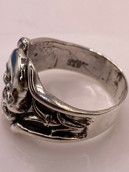 Anillo de Calavera en Plata .925 con Detalles Decorativos, sello de autenticidad Plata Ley .925