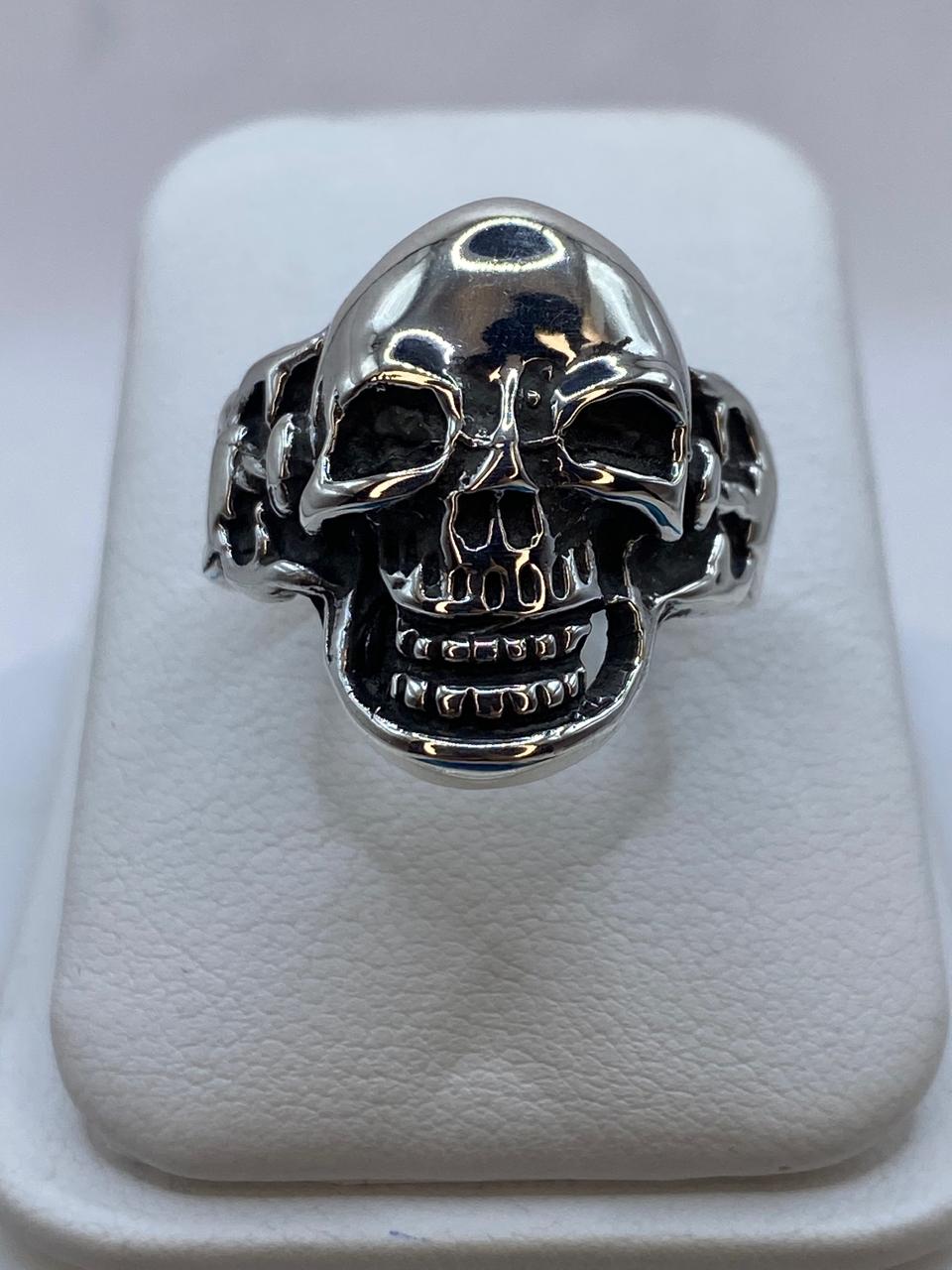 Anillo Calavera en Plata .925 – Diseño Biker Rockero, vista frontal