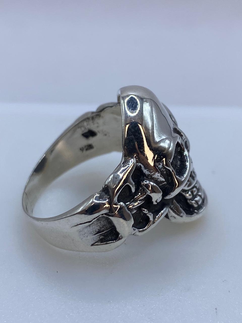 Anillo Calavera en Plata .925 – Diseño Biker Rockero, sello de autenticidad Plata Ley .925