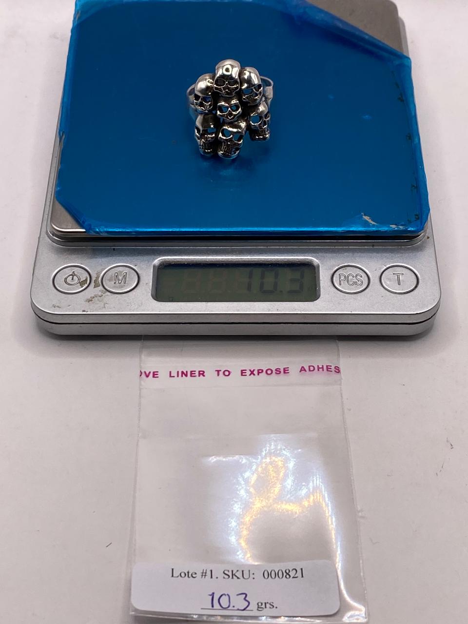 Anillo de Calaveras Apiladas en Plata .925, peso en gramos (báscula)