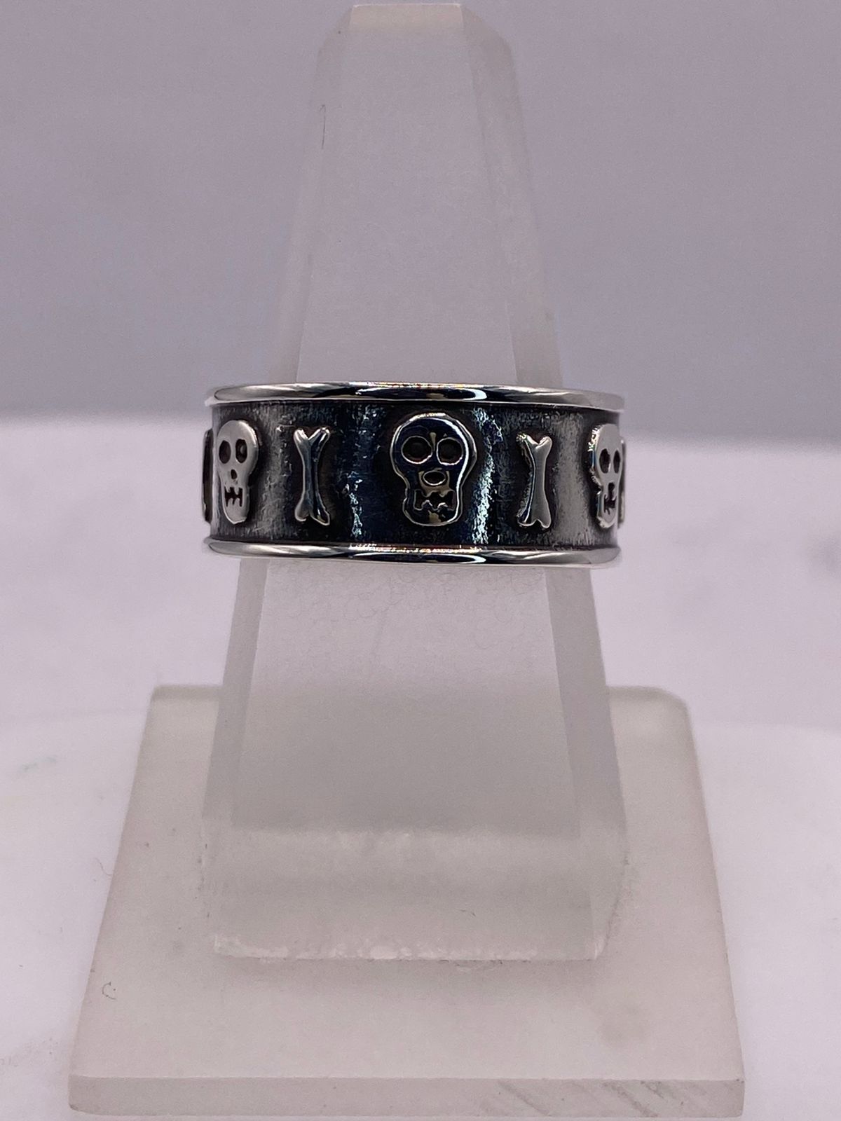 Anillo Calaveras en Plata .925 — vista lateral