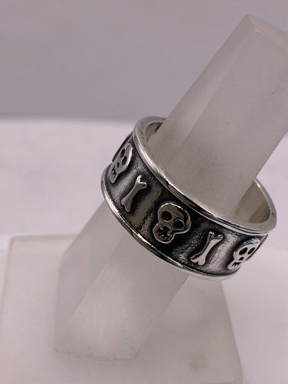 Anillo Calaveras en Plata .925, vista frontal