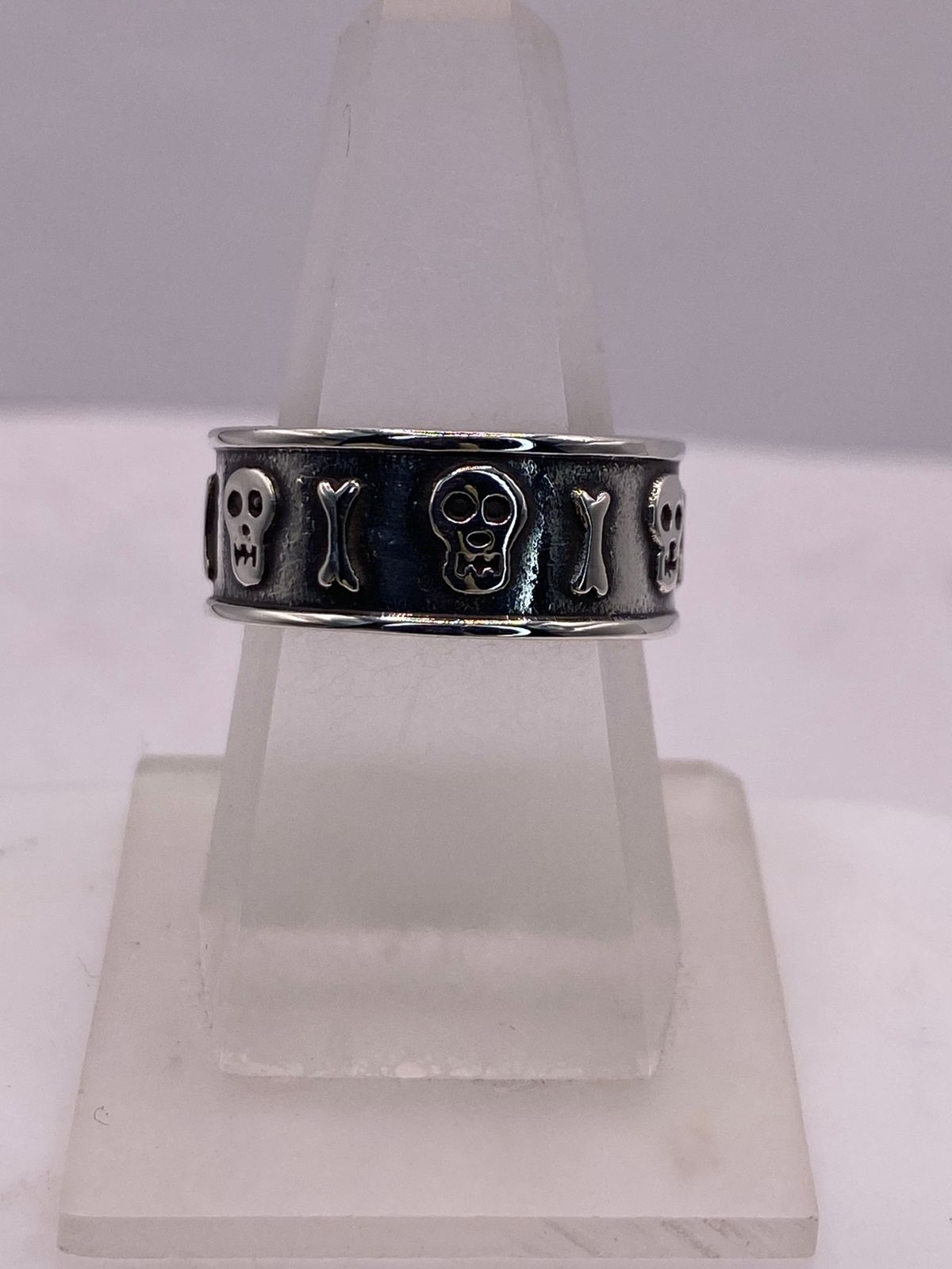 Anillo Calaveras en Plata .925, vista lateral