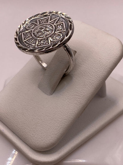 Anillo Calendario Azteca Ajustable en Plata .925, vista lateral