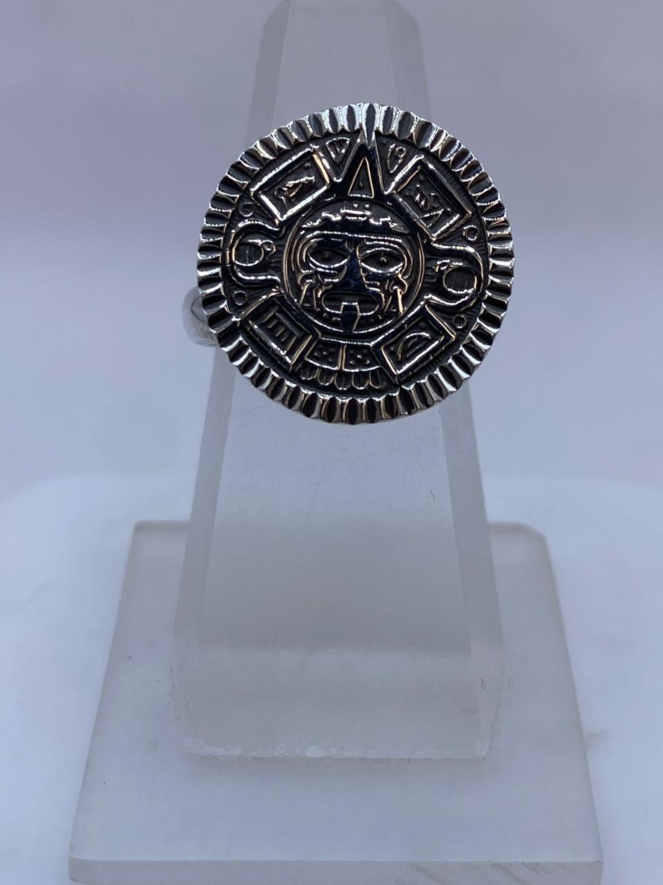 Anillo Calendario Azteca Ajustable en Plata .925 – Diseño Redondo Prehispánico — vista lateral