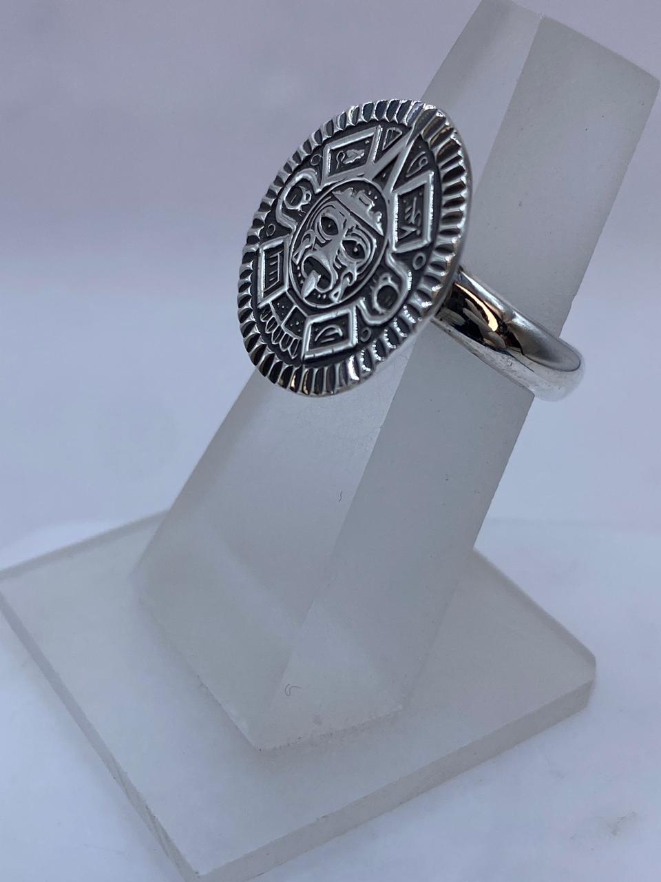 Anillo Calendario Azteca Ajustable en Plata .925 – Diseño Redondo Prehispánico, vista lateral