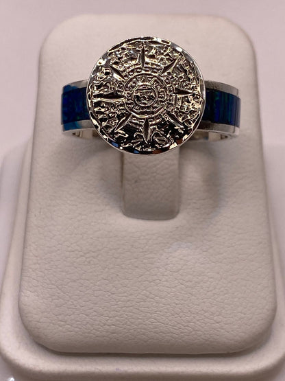 Anillo Calendario Azteca con Ópalo de Fuego en Plata Ley 950, vista lateral