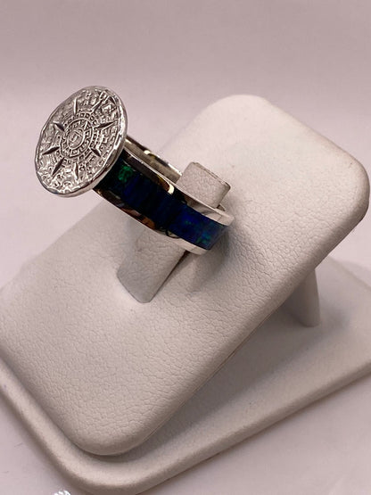 Anillo Calendario Azteca con Ópalo de Fuego en Plata Ley 950, vista frontal