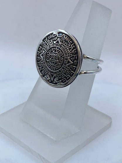 Anillo Calendario Azteca en Plata .925, vista lateral