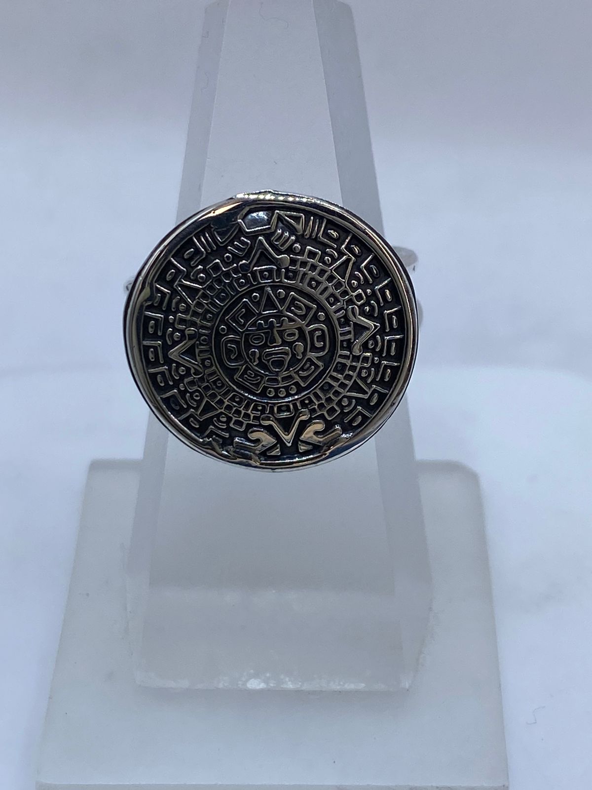 Anillo Calendario Azteca en Plata .925, vista frontal