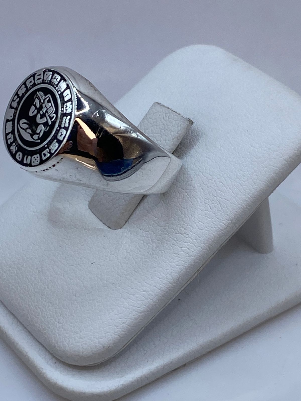 Anillo Calendario Azteca de Plata .925, vista frontal