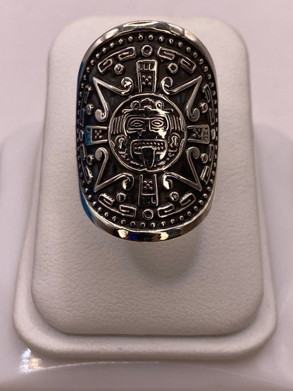 Anillo Calendario Azteca en Plata .925, vista de detalle