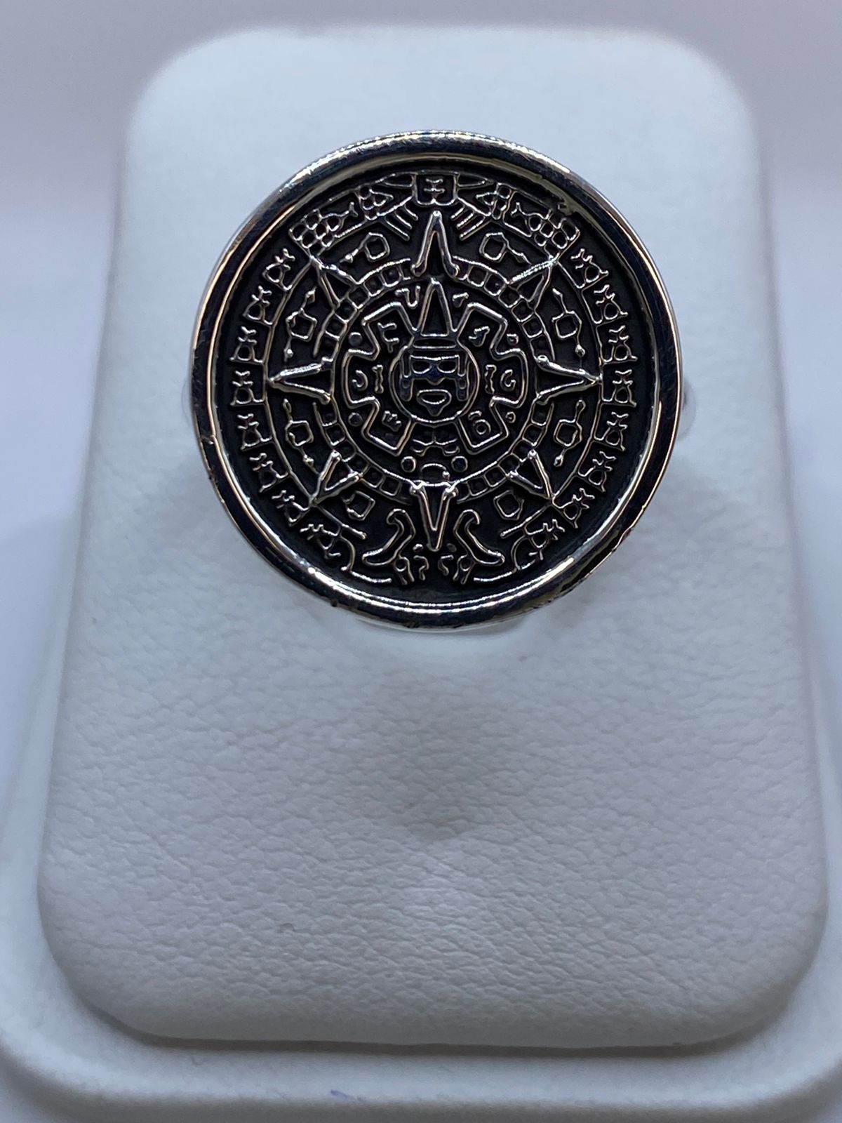 Anillo Calendario Azteca en Plata .950 — vista lateral