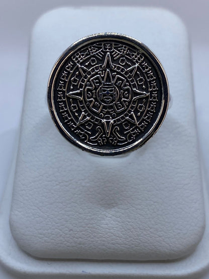 Anillo Calendario Azteca en Plata .950 — vista lateral