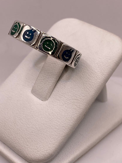 Anillo Caritas Divertidas de Plata .925 con Incrustaciones, vista frontal