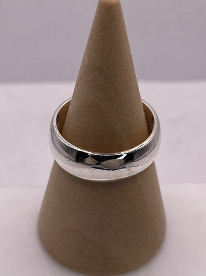 Anillo Clásico Liso en Plata .925, sello de autenticidad Plata Ley .925