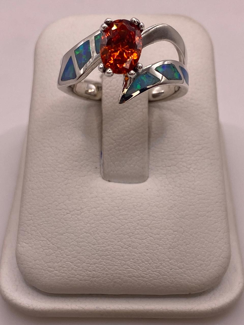 Anillo Contemporáneo Abierto con Ópalo de Fuego y Zirconia en Plata .950, vista frontal