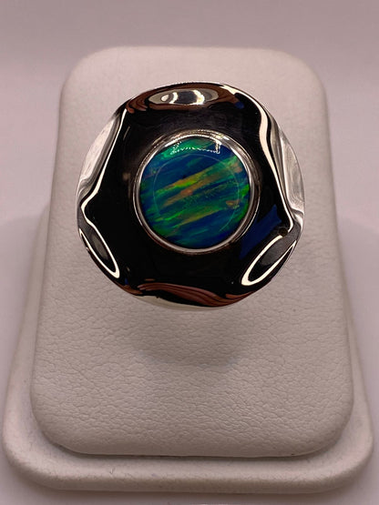 Anillo Contemporáneo Ajustable con Ópalo de Fuego en Plata .925, vista de detalle
