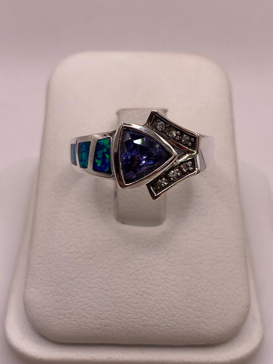 Anillo Contemporáneo Asimétrico con Ópalo de Fuego y Zirconia en Plata .925, vista superior