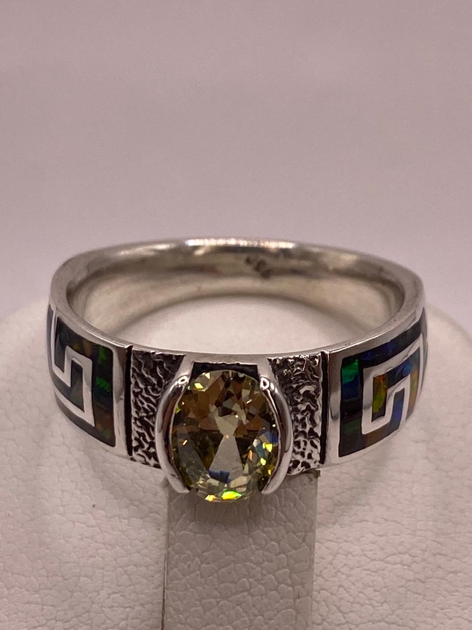 Anillo Contemporáneo Asimétrico con Ópalo de Fuego y Zirconia en Plata .950, vista posterior